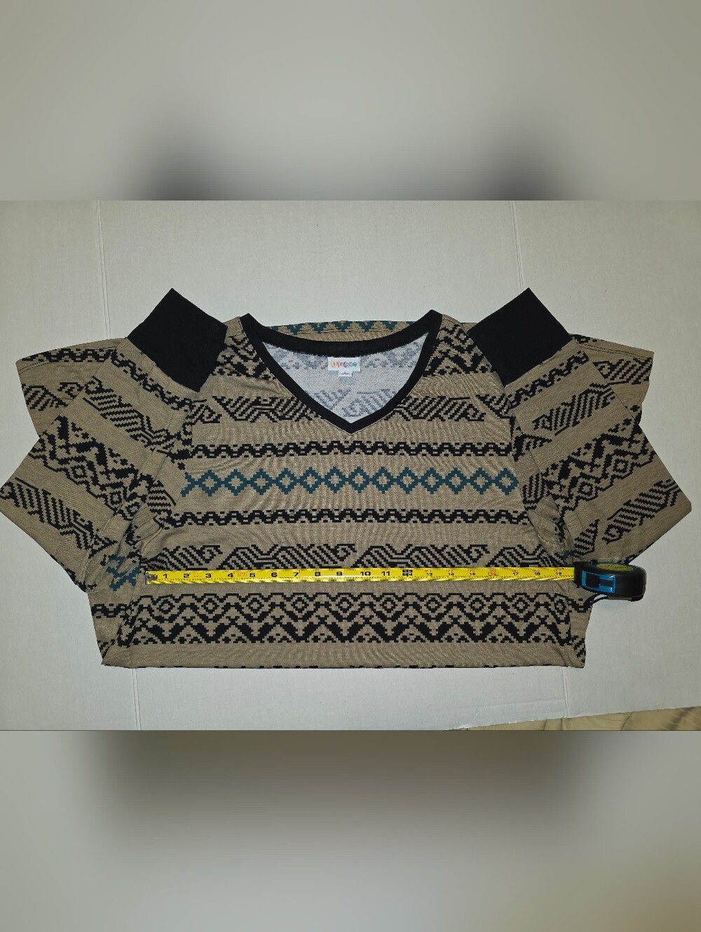 LulaRoe NWOT Elizabeth Long Sleeve Tunic Beige Retail$38 - Picture 3 of 6